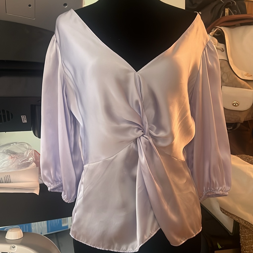 Ananda Uprichard Newyork Susannah 100% Silk Opal Color Top Blouse Size M